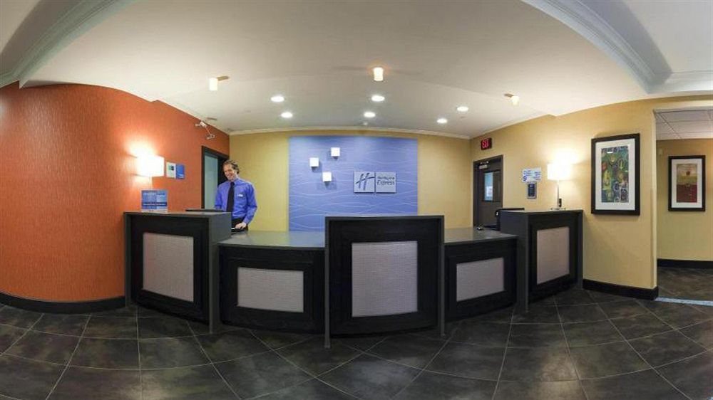 Holiday Inn Express Hotel & Suites North Kansas City By Ihg Εξωτερικό φωτογραφία