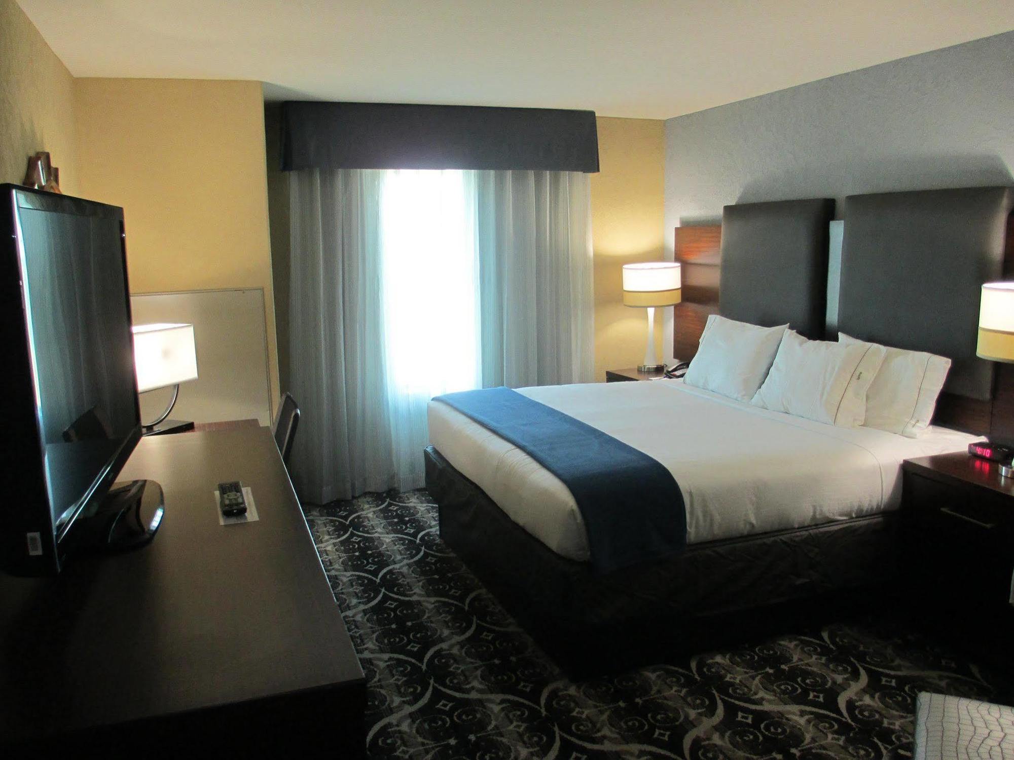 Holiday Inn Express Hotel & Suites North Kansas City By Ihg Εξωτερικό φωτογραφία
