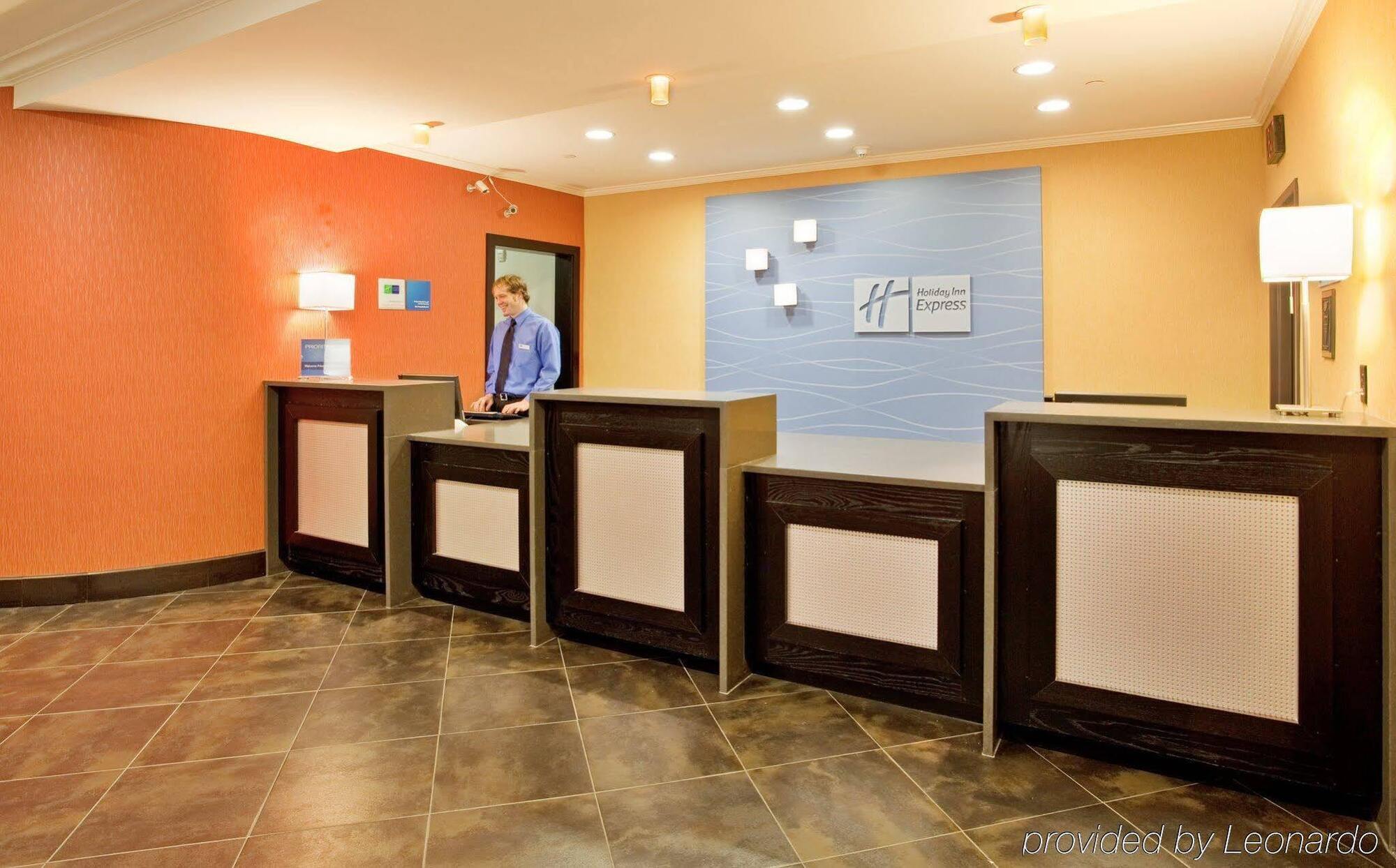 Holiday Inn Express Hotel & Suites North Kansas City By Ihg Εξωτερικό φωτογραφία