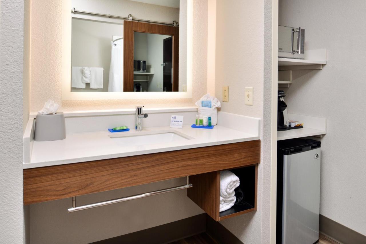 Holiday Inn Express Hotel & Suites North Kansas City By Ihg Εξωτερικό φωτογραφία