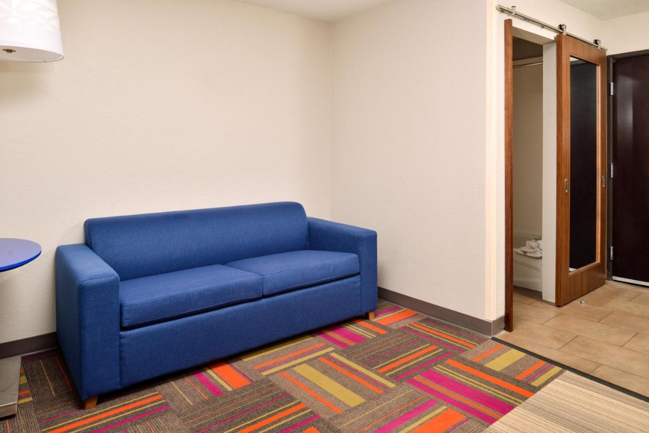 Holiday Inn Express Hotel & Suites North Kansas City By Ihg Εξωτερικό φωτογραφία