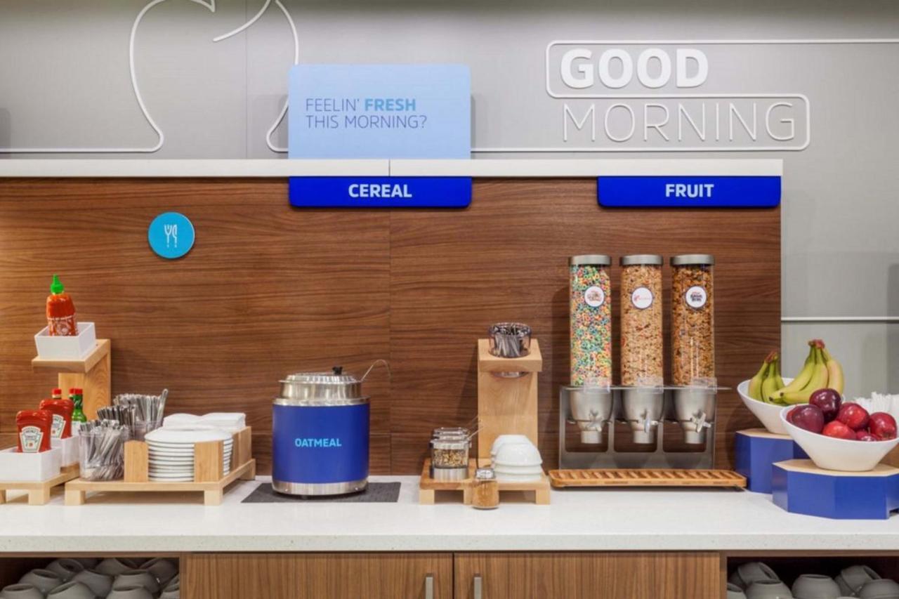 Holiday Inn Express Hotel & Suites North Kansas City By Ihg Εξωτερικό φωτογραφία